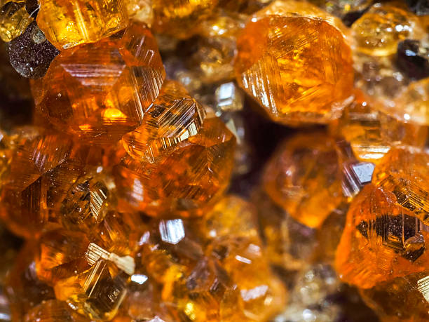 High-end garnet crystals